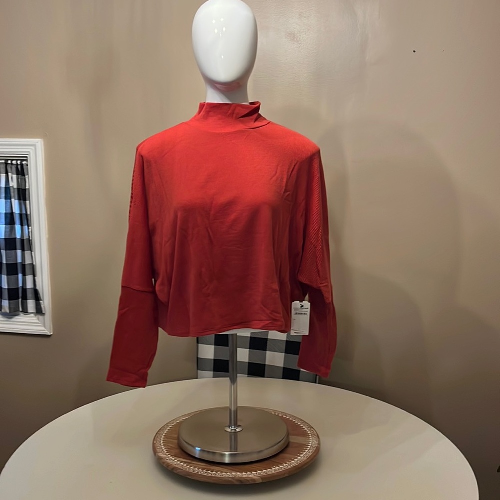 Melrose and Market crop top